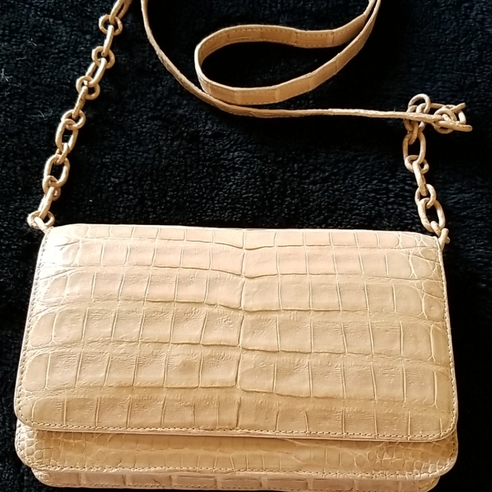 Nancy Gonzalez purse/wallet crossbody purse....